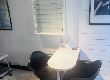 Manicure&pedicure space to rent