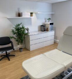 beauty therapists, nail technicians, lash and brow technicians, hair extensions technicians, and hairdressers/hairstylists. Our goal is to find motivated and driven individuals who are interested in running their own business within our rent-a-space salon.