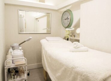 Beauty room space for rent