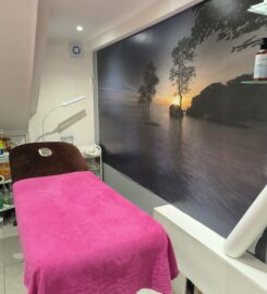 Space for a beautician- beauty therapist job London