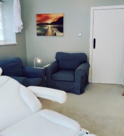 Treatment room and Sauna to rent