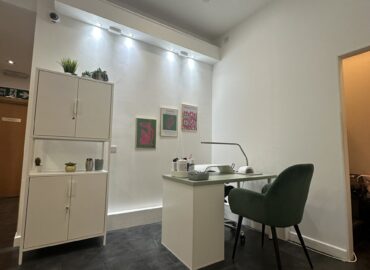 Nail technician space Solihull town centre