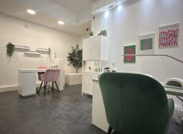 BIAB Nail technician wanted Solihull